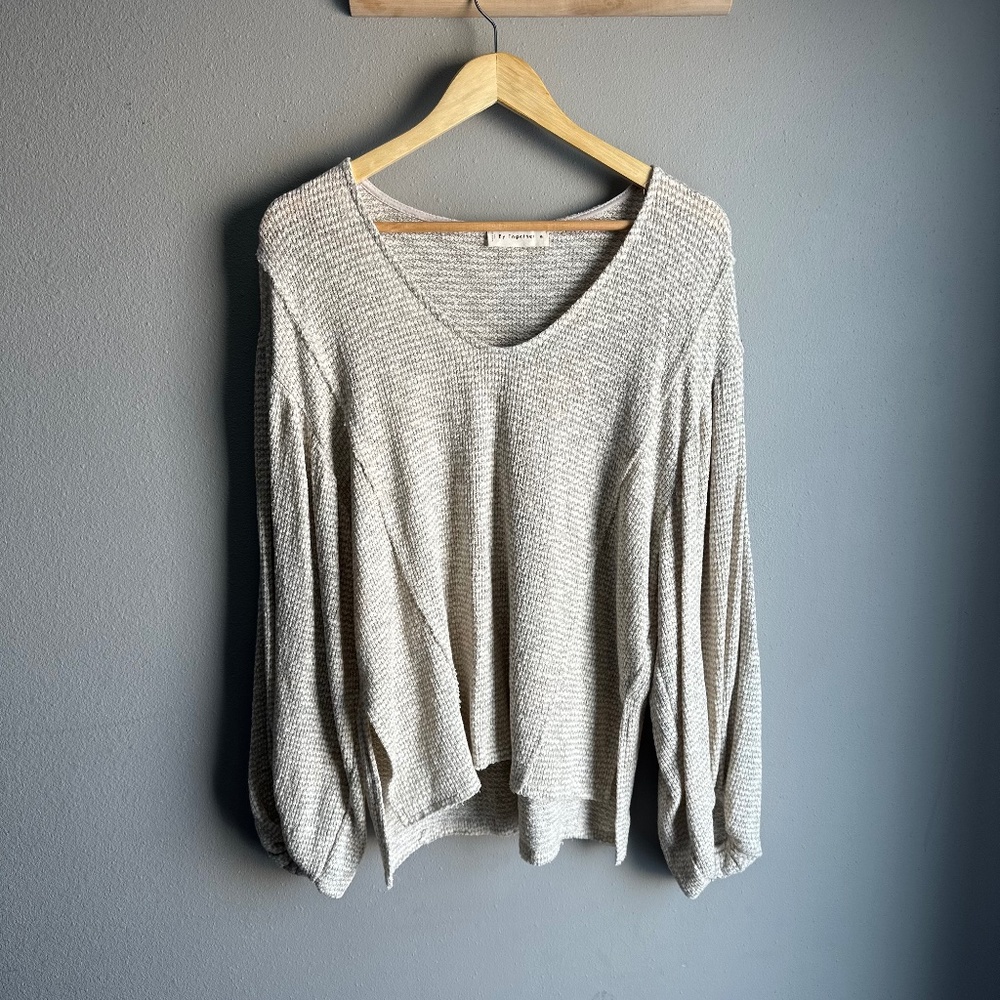 Women’s medium balloon sleeve knit